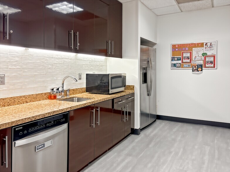 More Photos Of 1050 SW 6th Ave, Portland Coworking Space