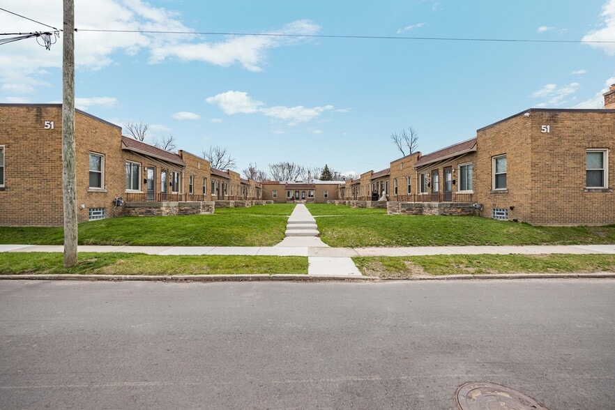 More Photos Of 51 Spokane Dr, Pontiac Apartments For Sale