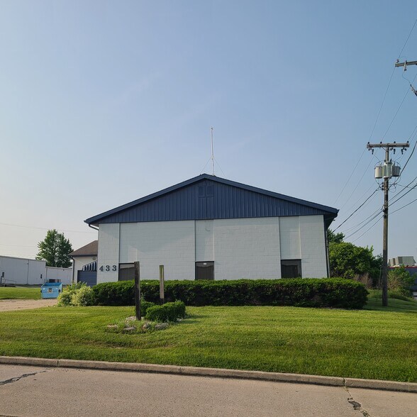 More Photos Of 433 Council Dr, Fort Wayne Flex For Lease