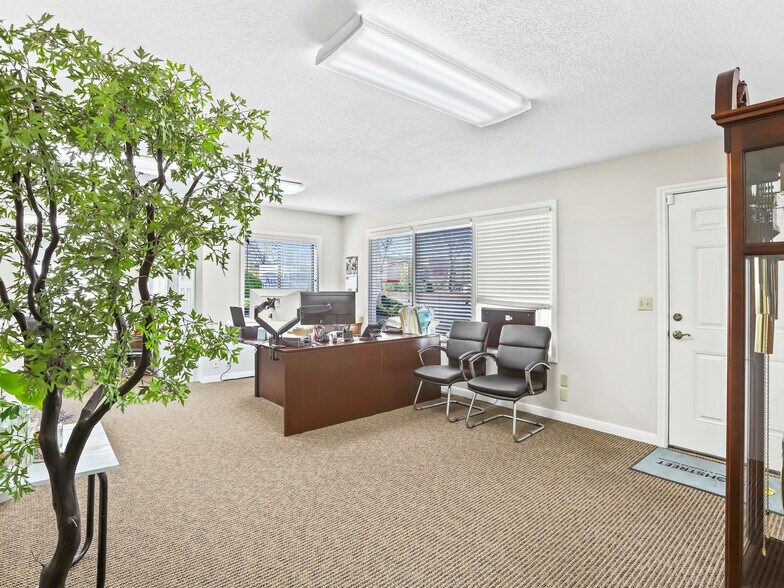 More Photos Of 4320 SW 110th St, Beaverton Office For Sale