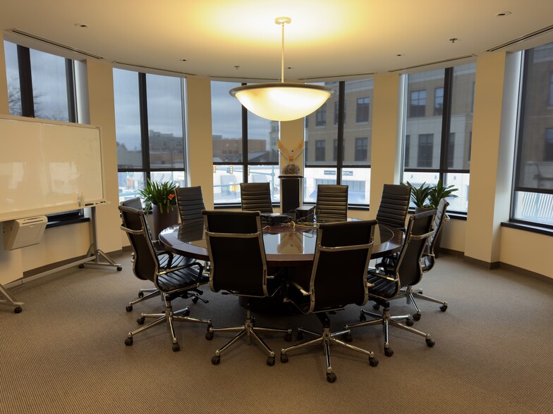 More Photos Of 322 N Old Woodward Ave, Birmingham Office For Lease