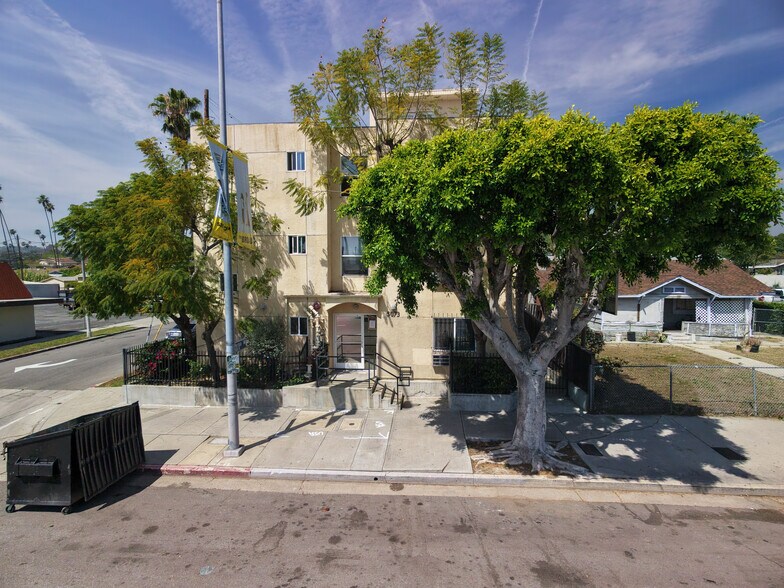 More Photos Of 5073 Huntington Dr N, Los Angeles Apartments For Sale