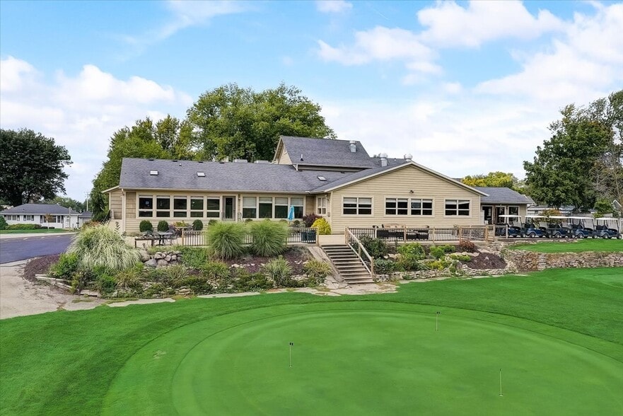 More Photos Of 800 S Main St, Lake Mills Golf Course Driving Range For Sale