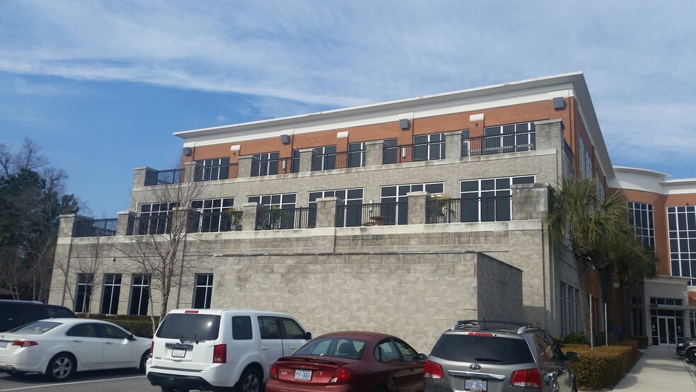 More Photos Of 1001 Military Cutoff Rd, Wilmington Medical For Lease