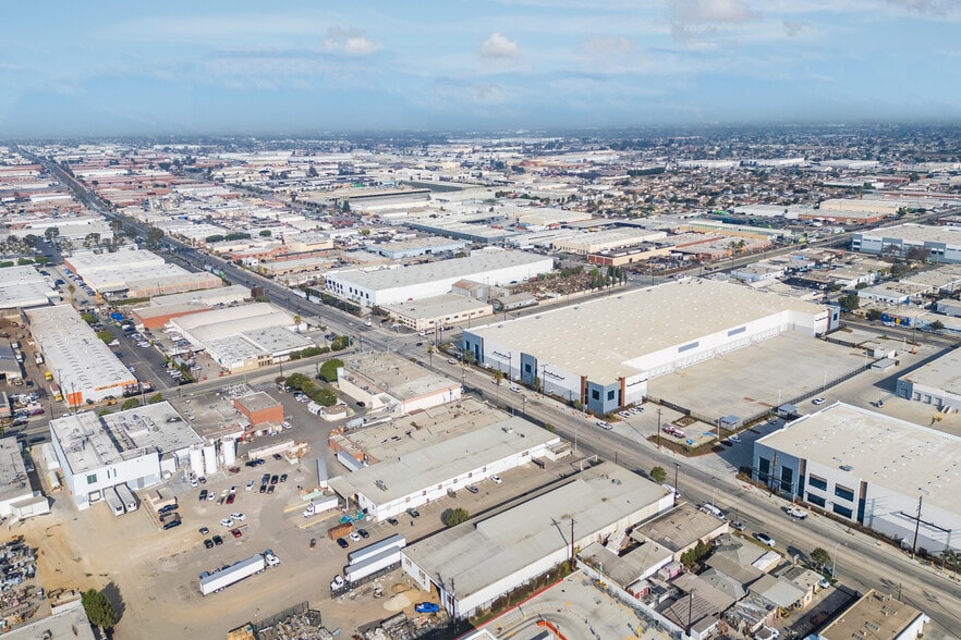 More Photos Of 16301 S Broadway, Gardena Service For Sale