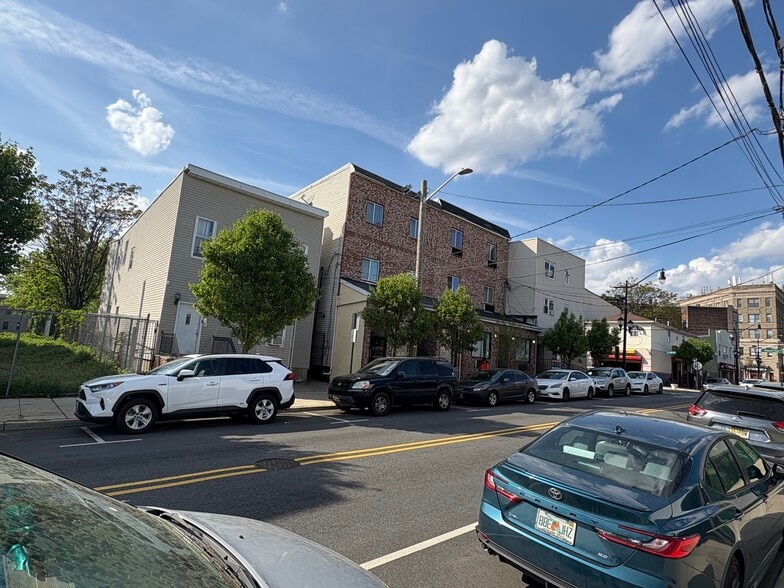 More Photos Of , Union City Unknown For Sale