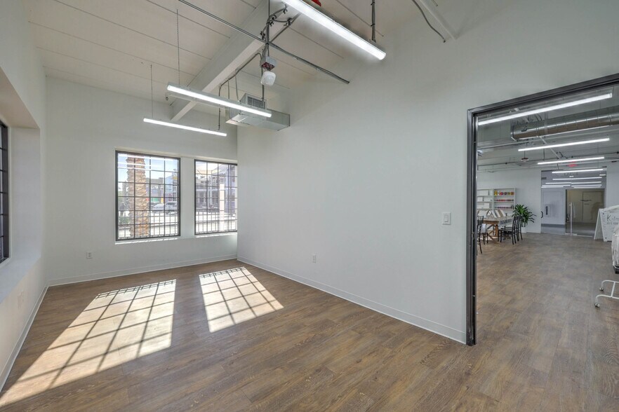 More Photos Of 730 Las Vegas Blvd S, Las Vegas General Retail For Lease