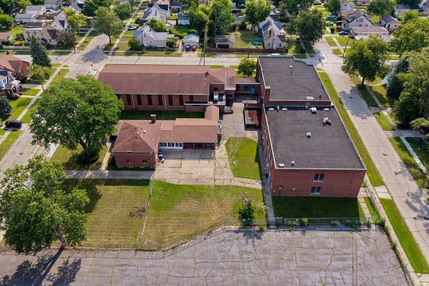 More Photos Of 26123 McDonald St, Dearborn Heights Religious Facility For Lease