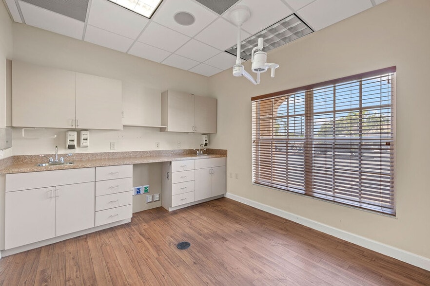 More Photos Of 923-931 37th Pl, Vero Beach Medical For Lease