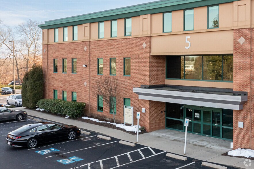 More Photos Of 1405 S County Trl, East Greenwich Medical For Lease