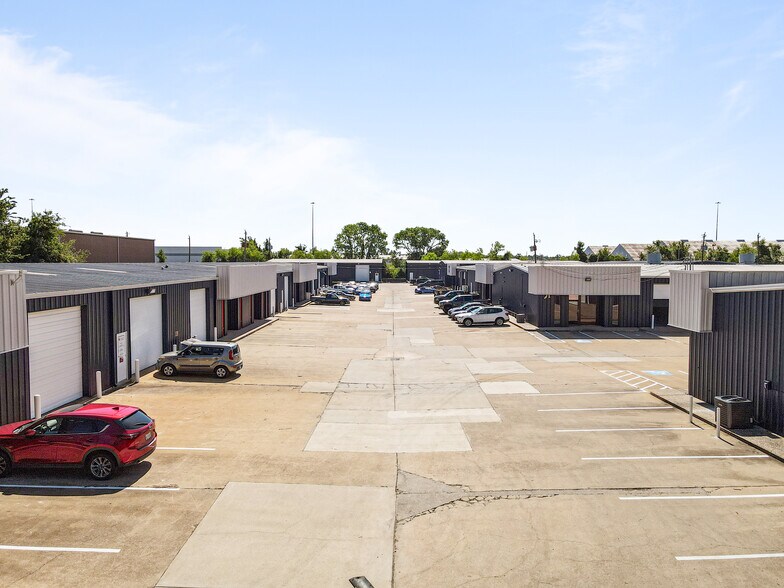 More Photos Of 1500 Brittmoore Rd, Houston Warehouse For Lease