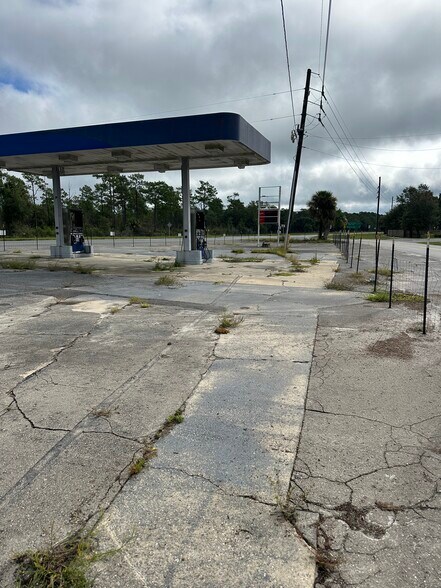 More Photos Of 6023 Kingsley Lake Dr, Starke Service Station For Sale