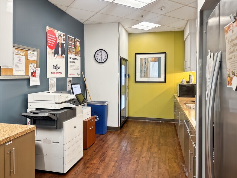More Photos Of 6 Centerpointe Dr, La Palma Coworking Space