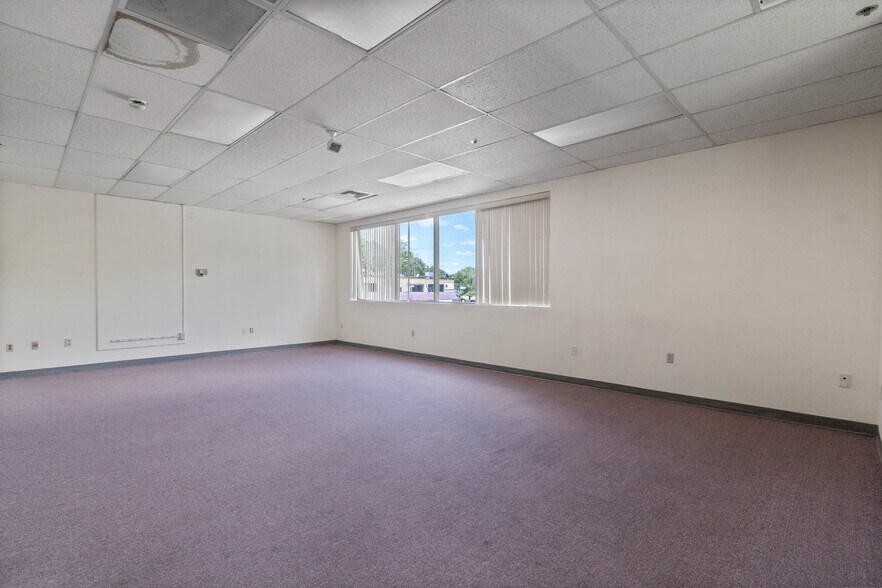 More Photos Of 285 Central St, Leominster General Retail For Lease
