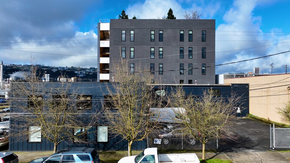 Primary Photo Of 2435 SE 10th Ave, Portland Industrial For Sale