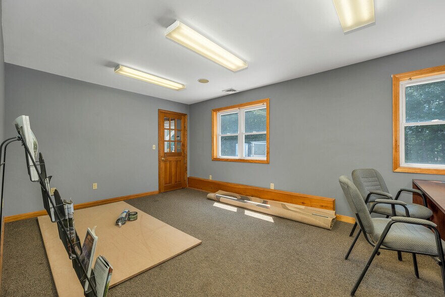 More Photos Of 147 Middle Rd, Center Tuftonboro Warehouse For Sale