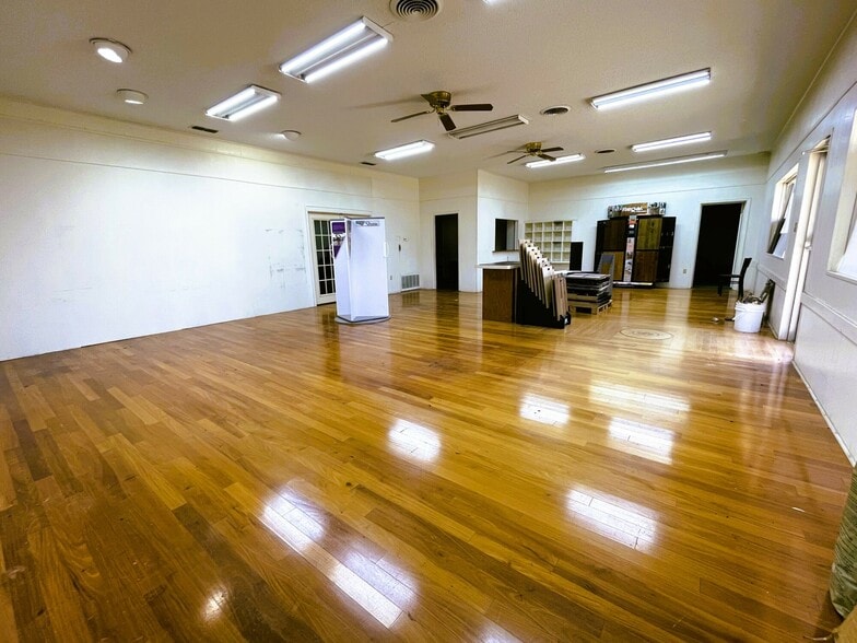 More Photos Of 11229 State Highway 64 E, Tyler Warehouse For Sale