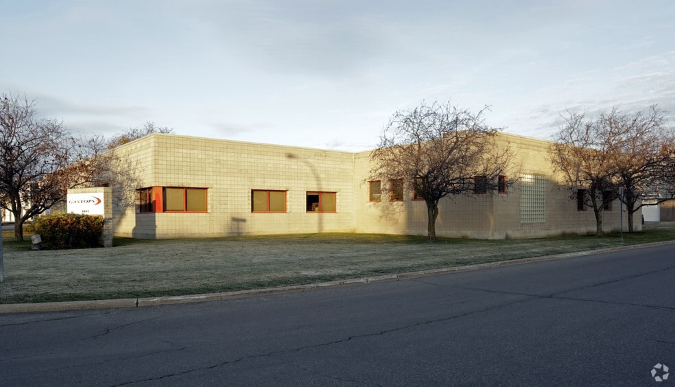 More Photos Of 1011 Polytek St, Ottawa Flex For Sale