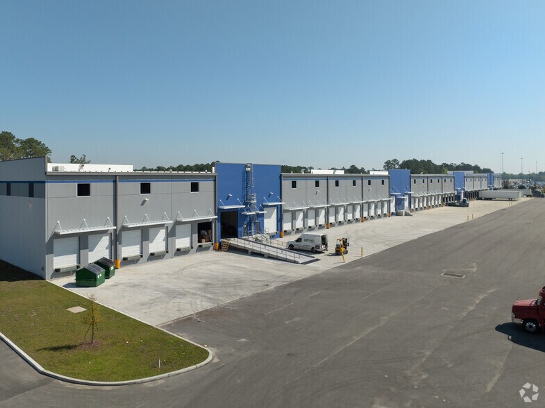 More Photos Of 2280 Lane Ave N, Jacksonville Unknown For Lease