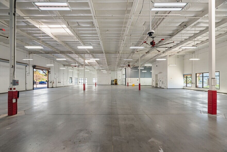 More Photos Of 28721 Canwood St, Agoura Hills Unknown For Lease