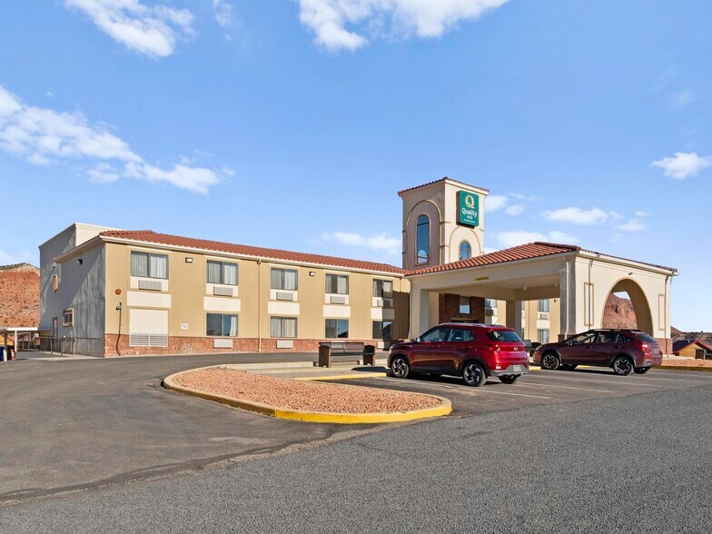More Photos Of 815 E Hwy 89, Kanab Hotel For Sale