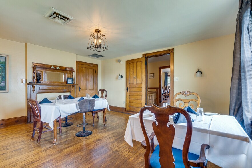 More Photos Of 412 6th St, Bristol Restaurant For Sale