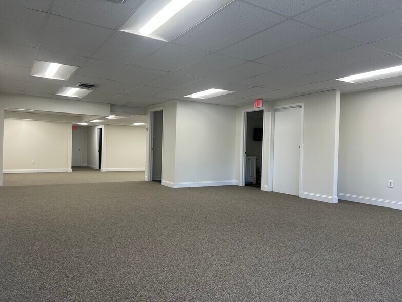 More Photos Of 15701-15757 Crabbs Branch Way, Rockville Light Distribution For Sale