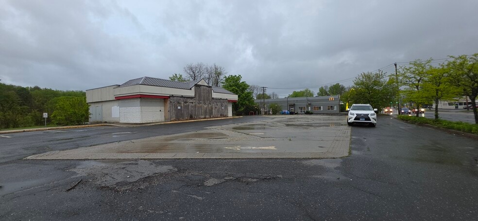 More Photos Of 237 King St, Northampton Service Station For Sale