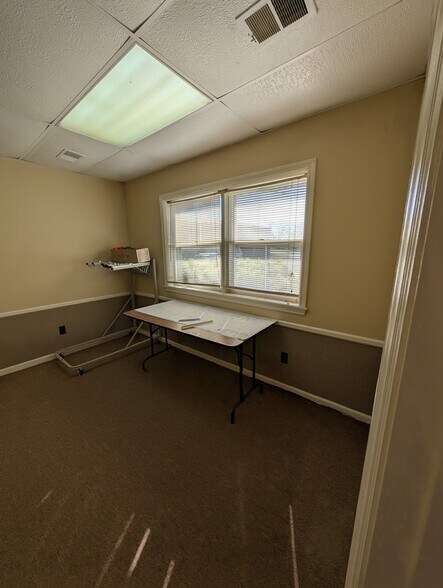 More Photos Of 707 Jewell Rd, Wilmore Warehouse For Sale