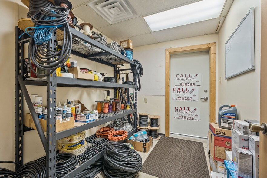 More Photos Of 915 Orange St, La Marque Office For Sale