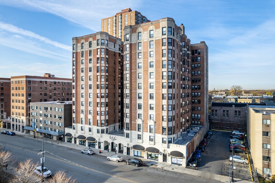 Primary Photo Of 5240 N Sheridan Rd, Chicago Apartments For Lease