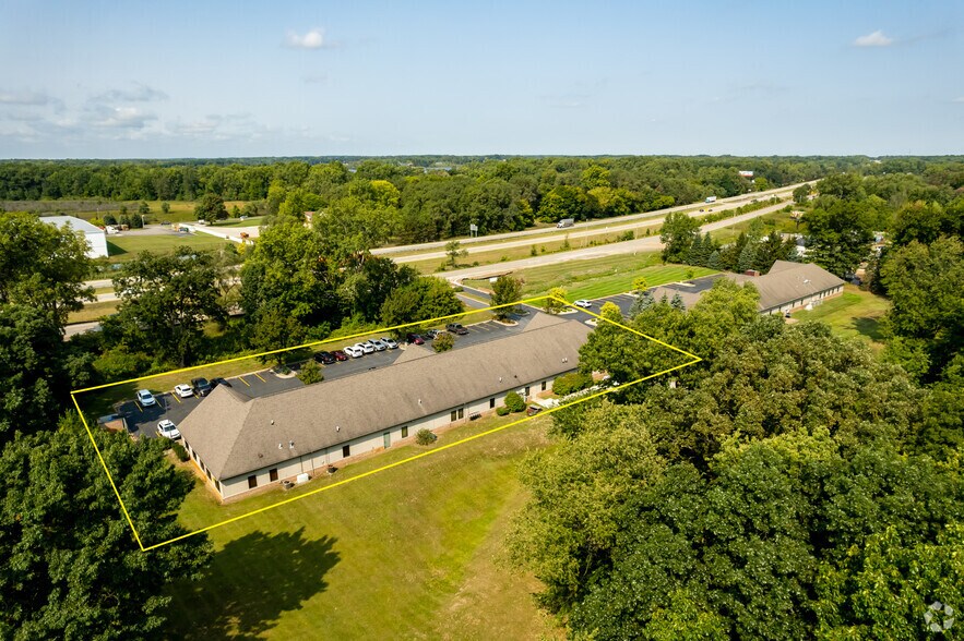 More Photos Of 1100 Torrey Rd, Fenton Medical For Lease