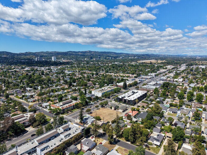 More Photos Of 14715 Burbank Blvd, Van Nuys Land For Sale