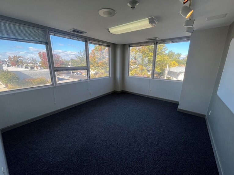 More Photos Of 10425 Old Olive Street Rd, Creve Coeur Office For Lease