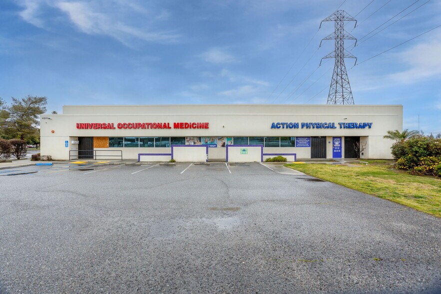 More Photos Of 4200 Buck Owens Blvd, Bakersfield Medical For Sale