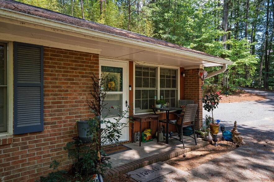 More Photos Of 547 Cedar Lake Rd, Chapel Hill Multifamily For Sale