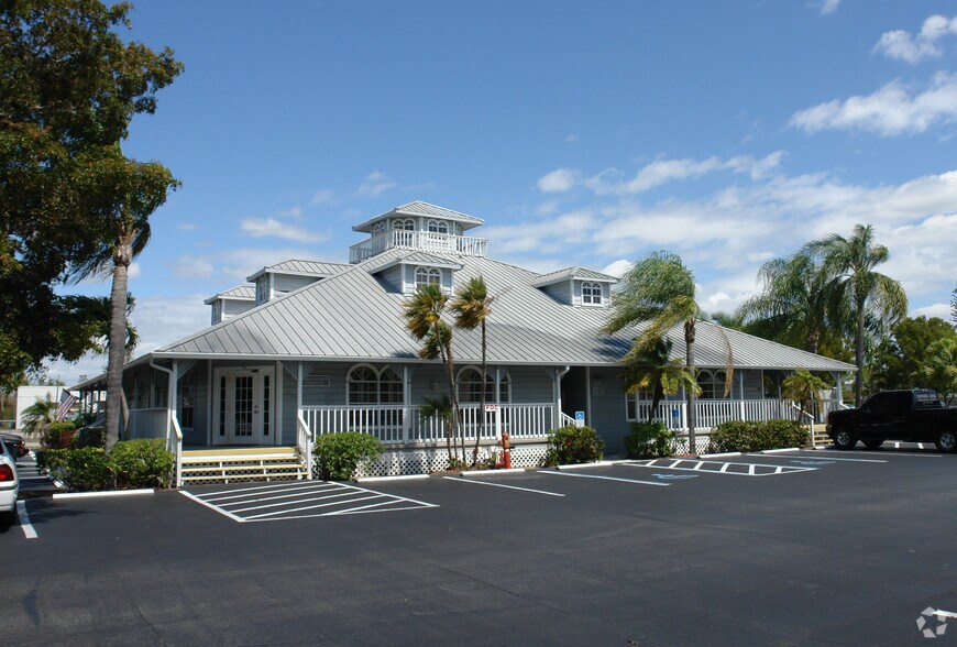 More Photos Of 6710 Winkler Rd, Fort Myers Unknown For Lease