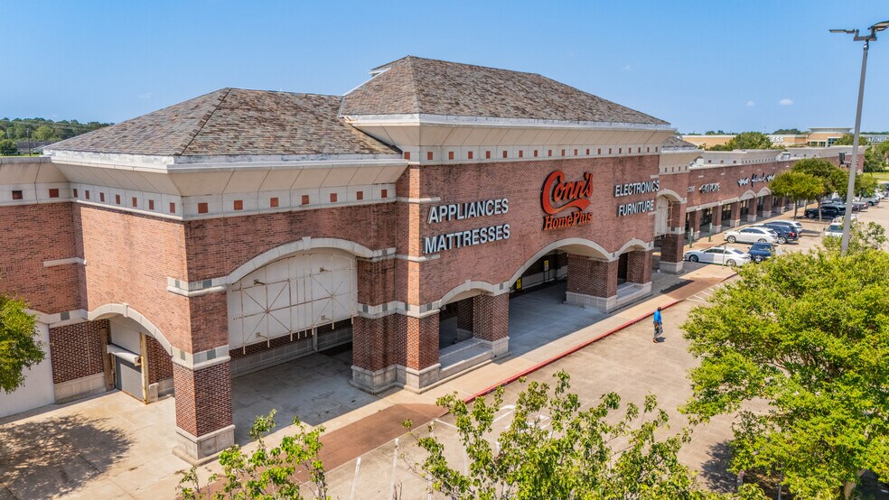 More Photos Of 2720-2850 E Broadway St, Pearland Unknown For Lease