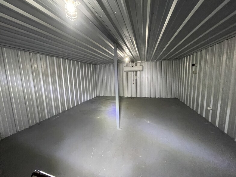 More Photos Of 5900 Moffat Rd NE, Piedmont Warehouse For Lease