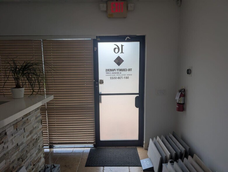 More Photos Of 3300 S Congress Ave, Boynton Beach Showroom For Lease