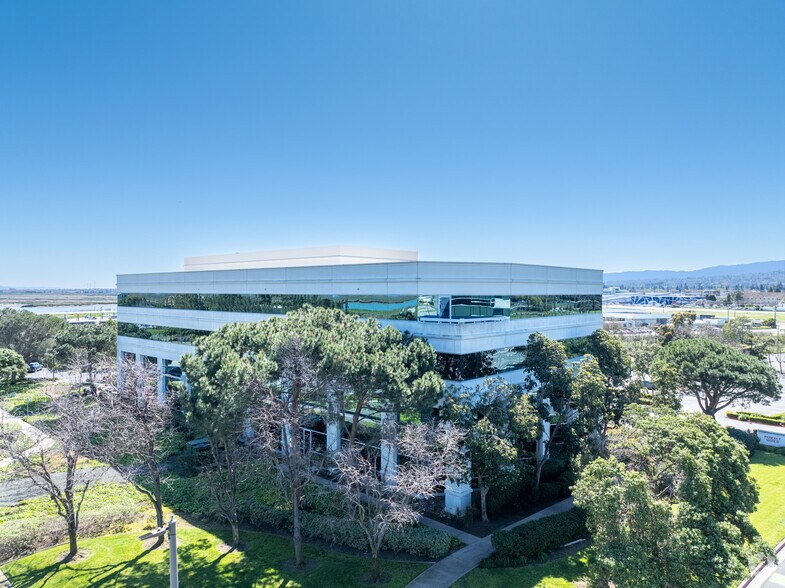 More Photos Of 100 Redwood Shores Pky, Redwood City Office For Lease