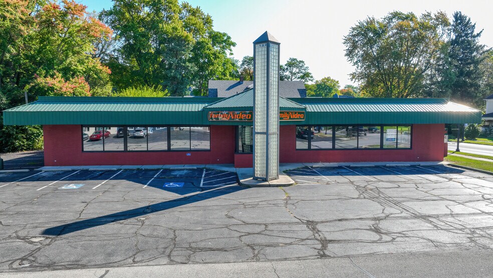 More Photos Of 520 Harding Way W, Galion Freestanding For Lease