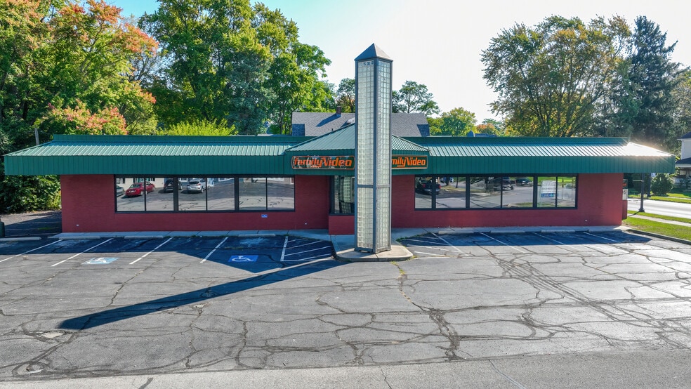 More Photos Of 520 Harding Way W, Galion Freestanding For Lease