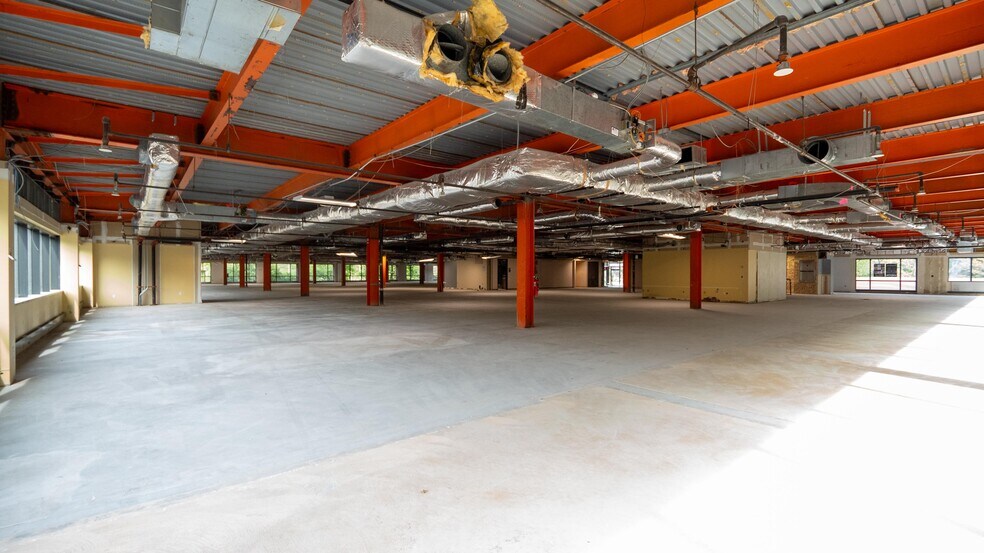 More Photos Of 1000 Sylvan Ave, Englewood Cliffs Office For Sale