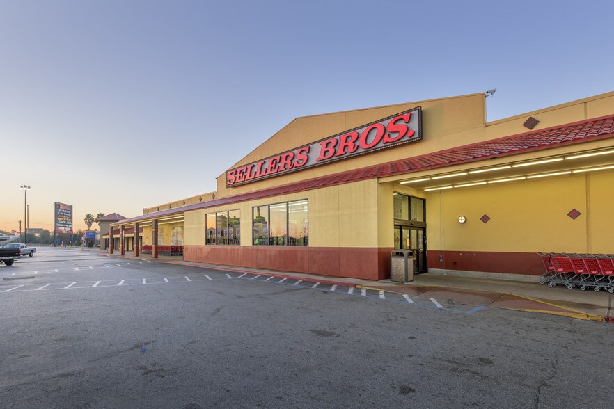 Primary Photo Of 1000-1094 Federal Rd, Houston Unknown For Lease