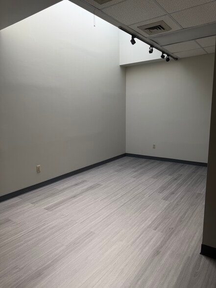 More Photos Of 109 Lafayette St, New York Loft Creative Space For Sale