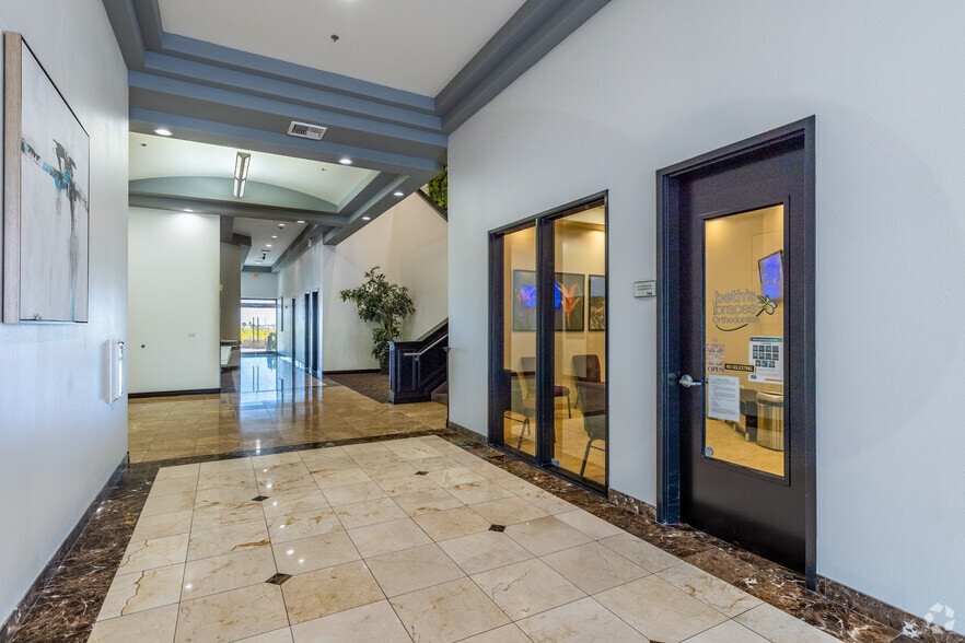 More Photos Of 9480 S Eastern Ave, Henderson Unknown For Lease