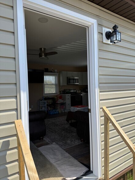 More Photos Of 4881 Pittsburgh Rd, Harrisville Light Distribution For Sale