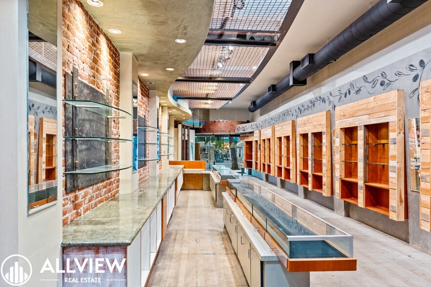 More Photos Of 263 Forest Ave, Laguna Beach Freestanding For Lease