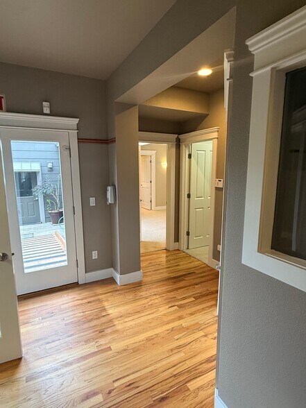 More Photos Of 1510 NE Fairview Village St, Fairview Office Residential For Lease
